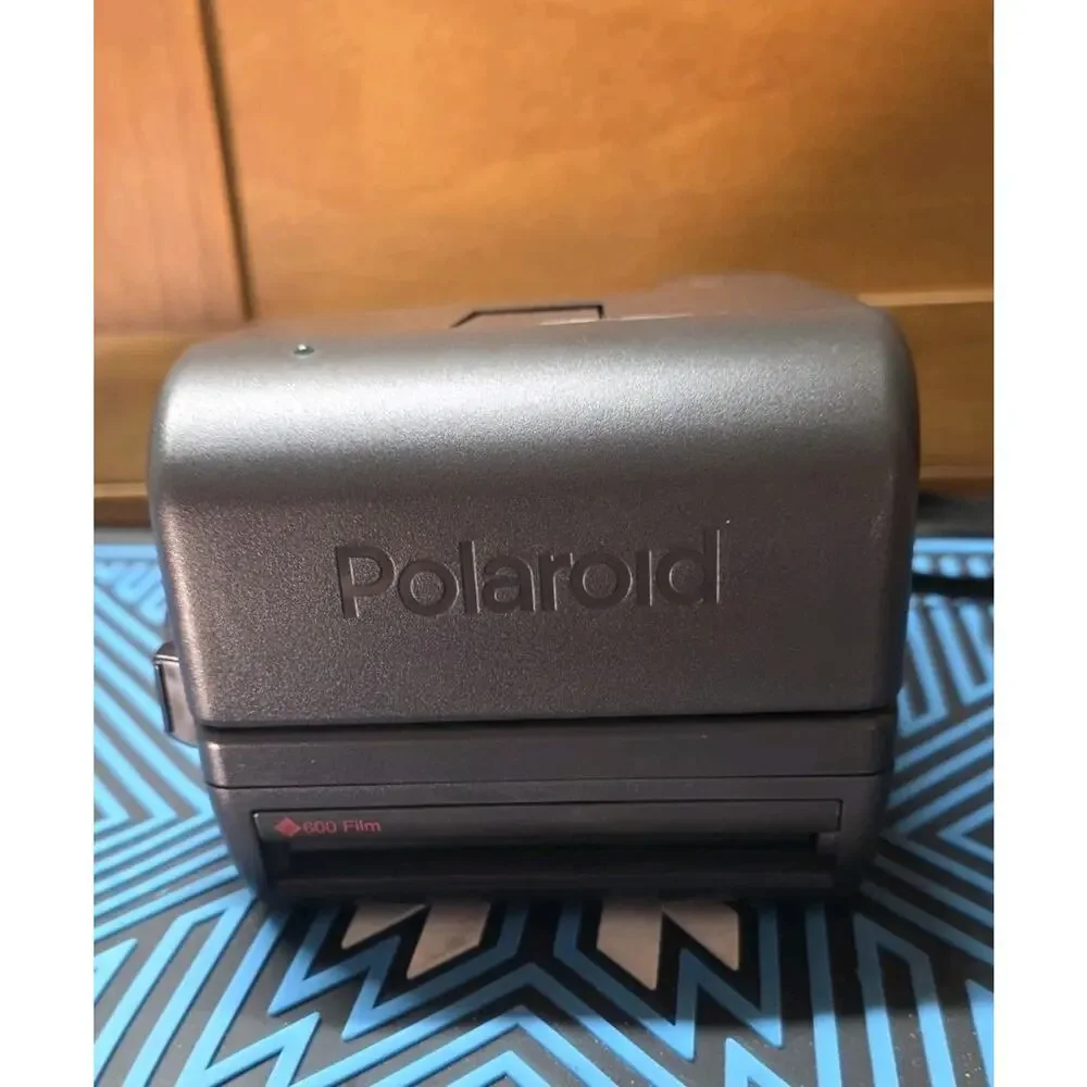 POLAROID ONE STEP CLOSE UP 600 FILM INSTANT CAMERA VINTAGE BLK W/ STRAP